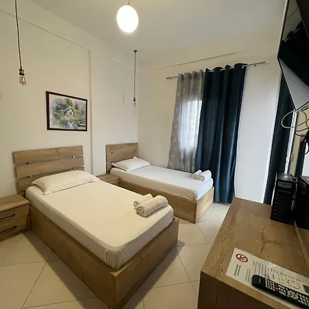 Apostoli فندق Përmet